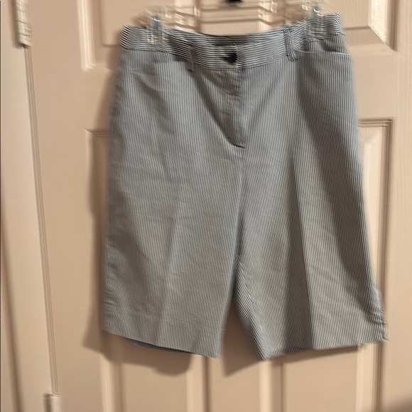 Jones New York Signature Striped  shorts - Picture 1 of 3